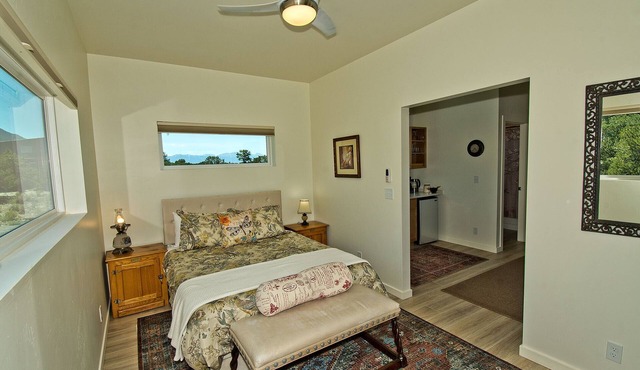 Challenger Views on Ridgecrest: Upstairs Suite