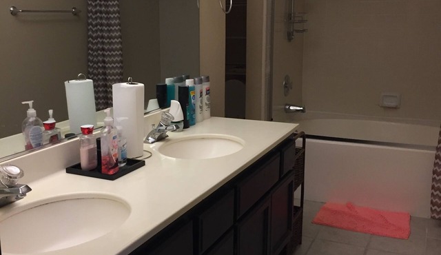 Charming 1-bedroom in the gated community house with AC and WiFi in Palmdale