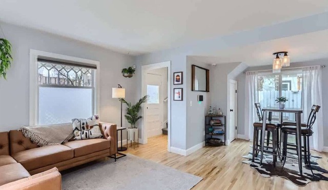 Charming 3-BDR Cottage: Downtown Boulder
