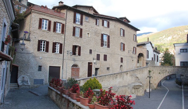 Charming apartment in a 17th-century building in the historic center.