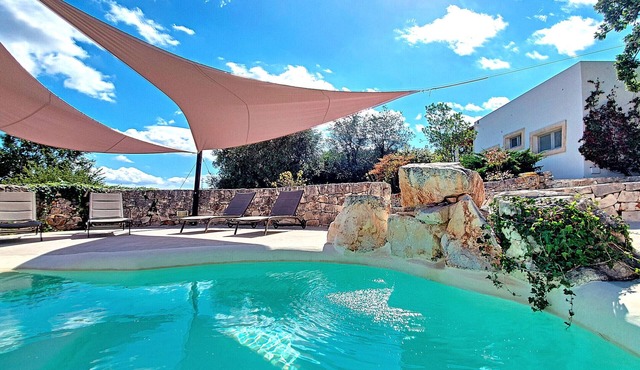 Charming countryside trulli villa with pool