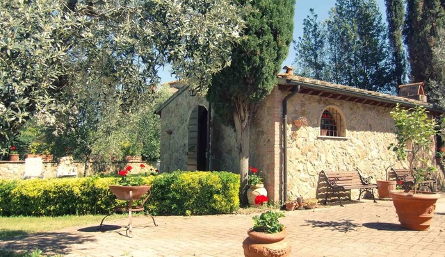 Charming family house in Tuscany. Construction for 2 persons, pool, wifi, garden