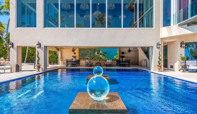 Chateau On The Ocean - The Southernmost Shangrila