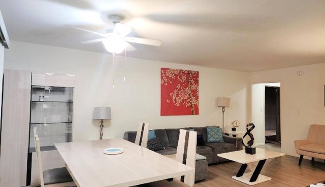 Chic 2-bedroom Residences with WiFi, AC in lovely Los Angeles