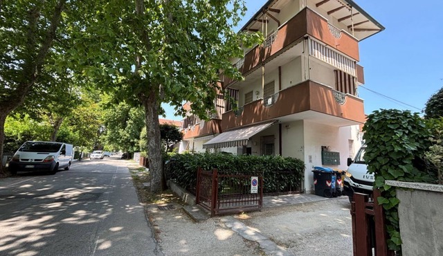 CN017 - Cesenatico, Two-room apartment near the sea with parking.