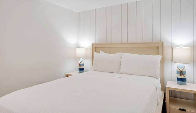 Comfort and Convenience! Free Onsite Parking, Pets Allowed, Free Breakfast