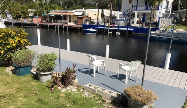 Comfortable home on a canal w/new private dock and ramp!