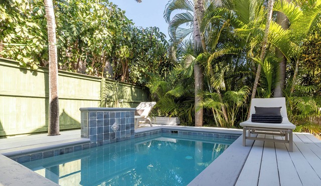 Conch Republic Retreat - Located in The Meadows