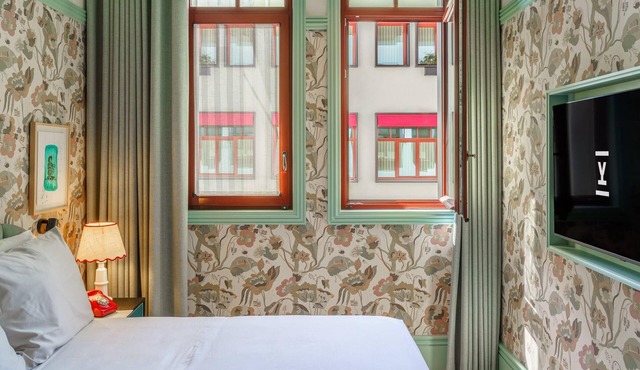 Convenient Accommodation in the Heart of Porto City! W/Pool Access! Bike Rental