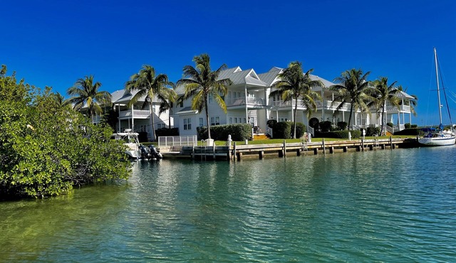 Coral Lagoon #13: Heated Pool, Views, easy Gulf & Atlantic Access via Vaca Cut