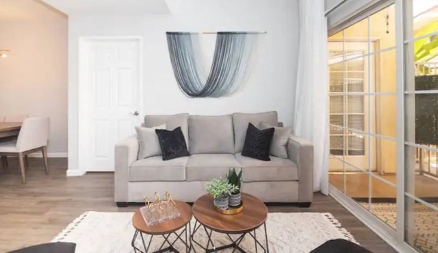 Corporate Housing- airport 4 miles+ wifi+ parking