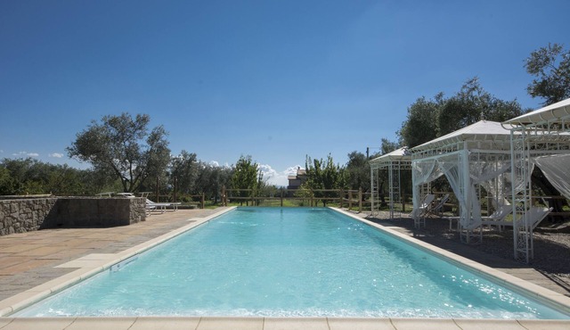 Corte degli Ulivi: country villa and annexe for an exclusive vacation