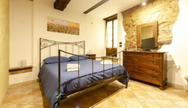 COSTA DI ROSE - apartment in the center of La Morra
