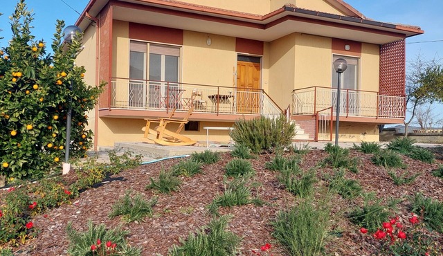 Cosy 2 BR in Abruzzo with spectacular 360 degree views, AC, 25 min to Adriatic