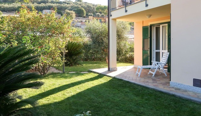 Cosy apartment for 4 people with A/C, WIFI, TV, patio and pets allowed