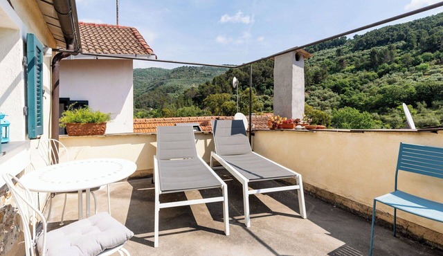 Cosy apartment in villa for 2 guests with WIFI, patio, pets allowed and panoramic view