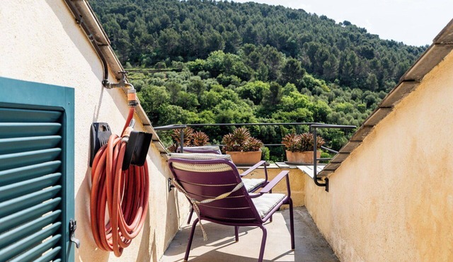 Cosy apartment in villa for 4 guests with WIFI, terrace, pets allowed and panoramic view