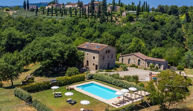 Cosy apartment in villa for 12 guests with A/C, private pool, WIFI, TV, patio and panoramic view