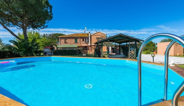 Cosy apartment for 10 guests with A/C, WIFI, pool, TV, terrace, pets allowed and panoramic view