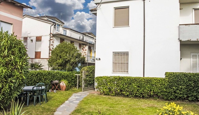 Cosy apartment for 4 guests with WIFI, A/C and patio