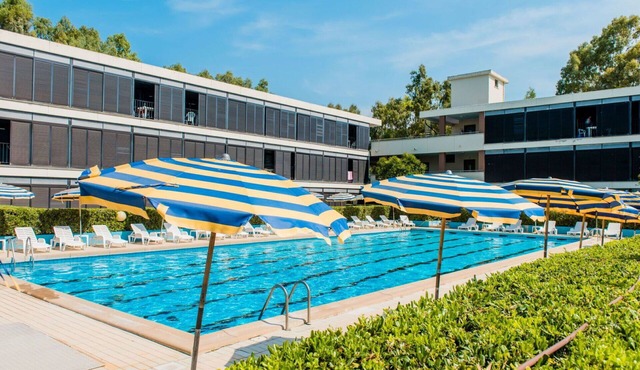 Cosy apartment for 4 people with pool, WIFI, A/C, TV, terrace and pets allowed