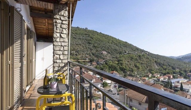 Cosy apartment for 5 guests with WIFI, A/C, TV and balcony