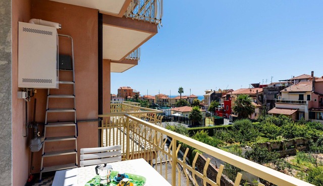 Cosy apartment for 5 guests with WIFI and balcony