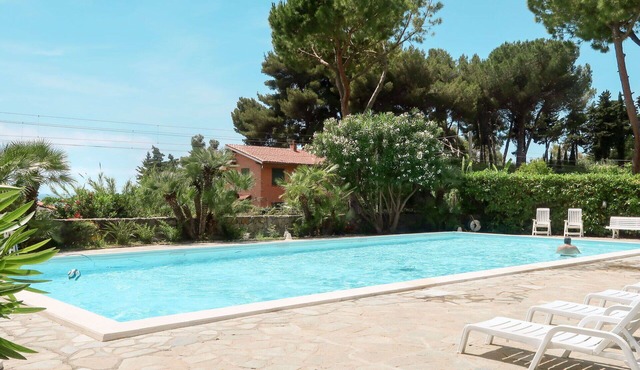 Cosy apartment for 4 guests with WIFI, pool, TV and balcony