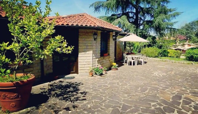 Cottage with Private Garden near Rome Country Home
