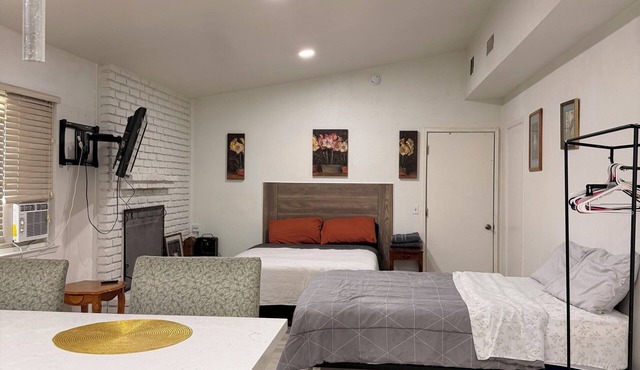 Cozy 1-bedroom 2 bed studio in pleasant Lancaster