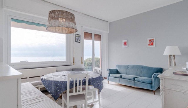 Cozy 60 square meters apartment, perfect for four people, located on the first floor of a building with a private entrance (NO elevator).The property is located in Sori, a small seaside village on the Eastern Ligurian Riviera, between Genoa and Recco. It