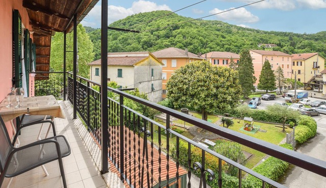 Cozy apartment in Varese Ligure with WiFi