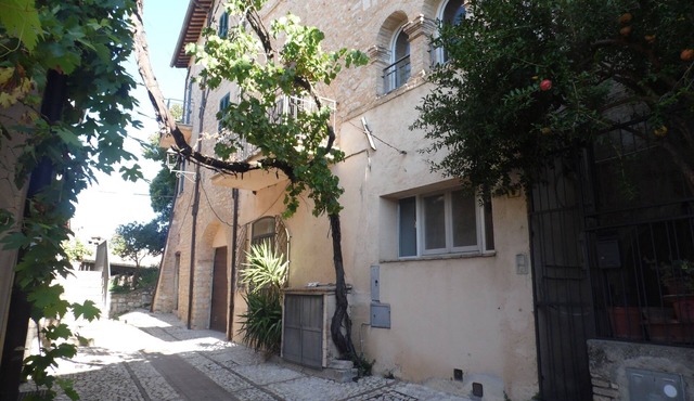 COZY APARTMENT IN THE HISTORIC CENTER OF TREVI