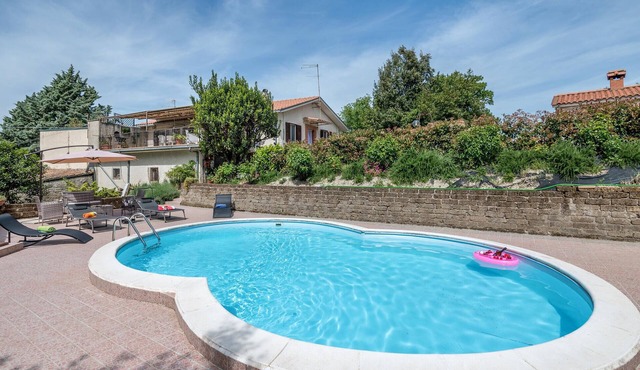 Cozy home in Montasola