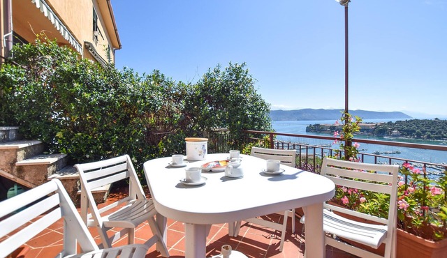 Cozy home in Porto Venere SP with WiFi