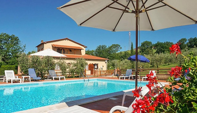 Cozy apartment in Montecatini Val di Cecina