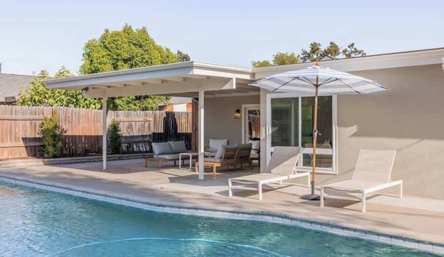 Cozy Modern Haven w/Soothing Ambience & Pool