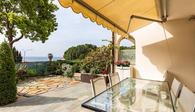 Cristina by Interhome