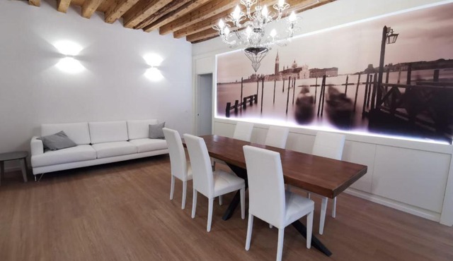 Deluxe 3 Bedroom Flat in Rialto