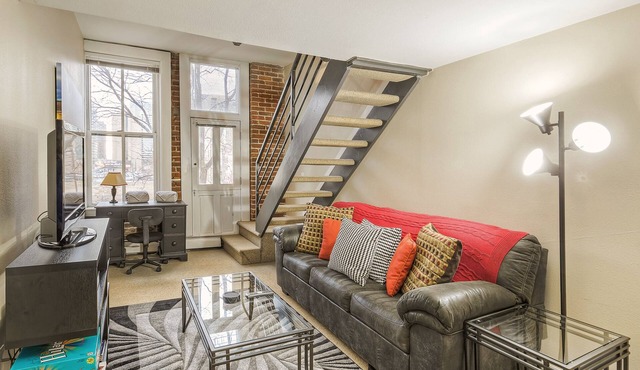 Downtown Five Points Trendy Urban Space - Sleeps 4