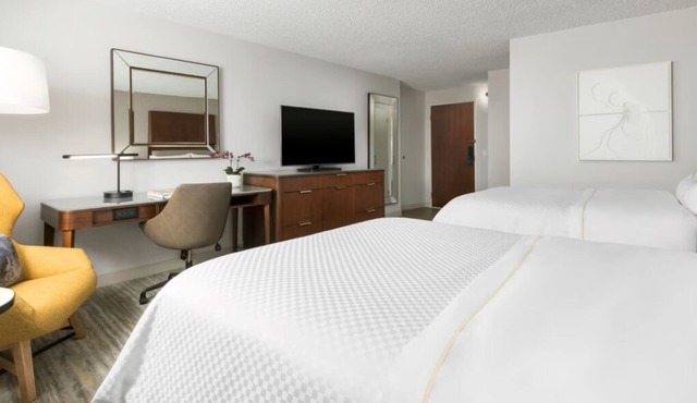 Downtown Long Beach Stay | 2 Double Beds | Near Convention Center