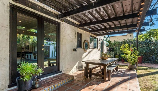 Edinburgh Villa - Gated Spanish Bungalow w/Modern Upgrades