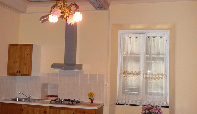 Elegant apartment with garden and private parking 800 meters from the sea