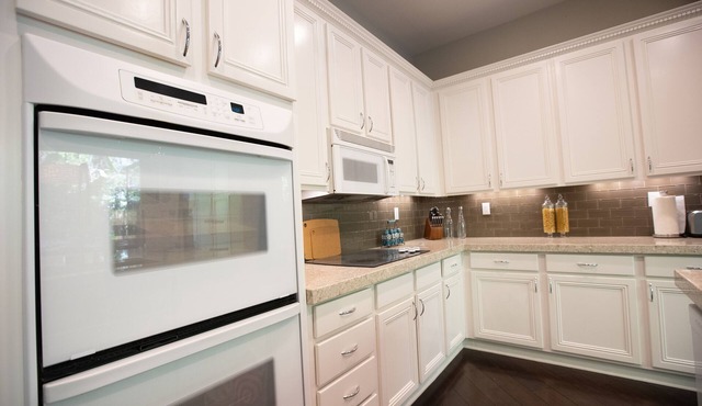 Elegant executive home to enjoy, 4br/4ba