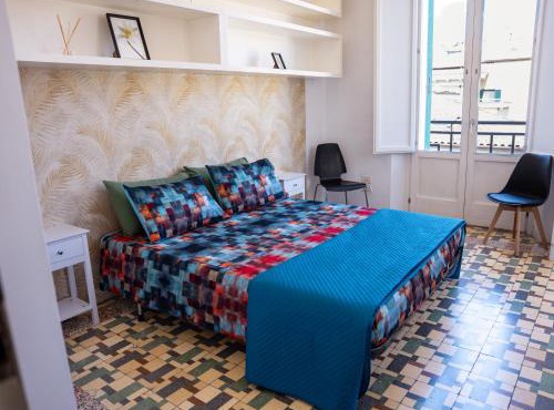 Elegante appartamento vista mare con 4 camere, balconi e ascensore Centro Pescara