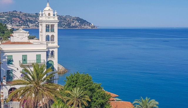Enjoy a fantastic view of the countryside and the sea in the horizon.