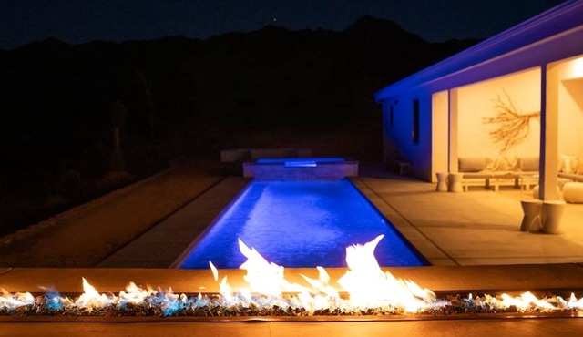 Enjoy full access to the property—wander, explore, and connect with nature. Relax with stunning sunsets and star-filled skies. For urgent matters, our support team is just a message or call away. 🌵✨
