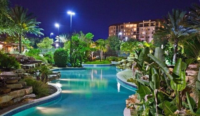 Enjoy fun family-friendly vacation in spacious villa - beside Animal Kingdom