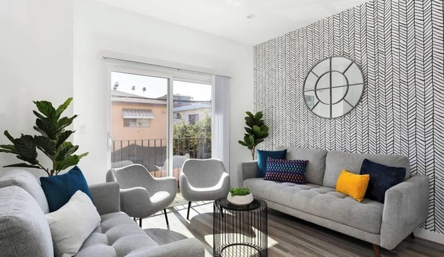 Enjoy Stylish 4BR Townhouse, Sleeps 9 with Wi-Fi