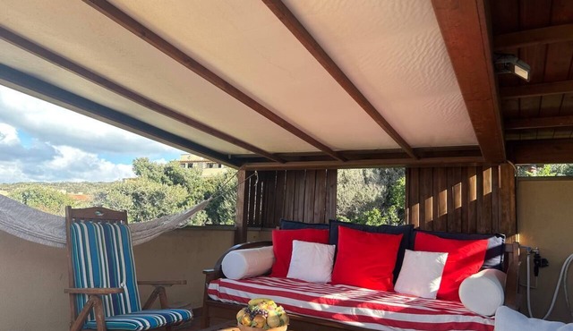 Esclusivo appartamento con ampio solarium vista mare a due passi dalla spiaggia!